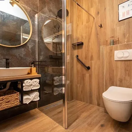 Olive Garden Platinum, Willa *