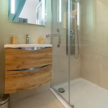 Olive Garden Platinum, Willa *