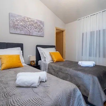 Olive Garden Platinum, *