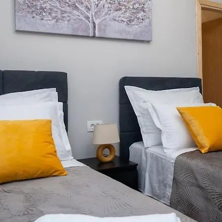 Olive Garden Platinum, *