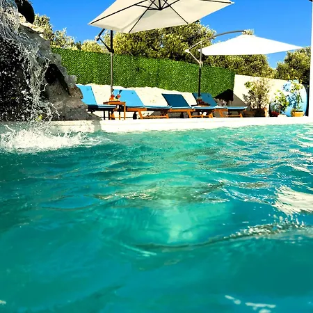 Olive Garden Platinum, Willa Posedarje