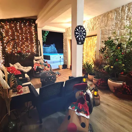 Olive Garden Platinum, Willa