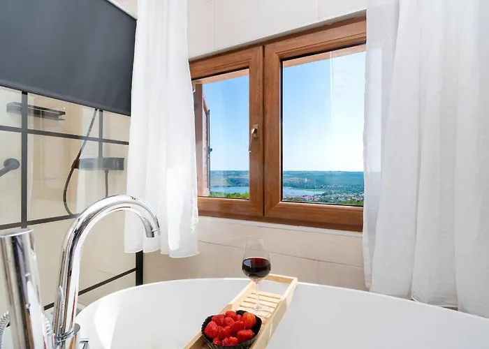 Olive Garden Platinum, *