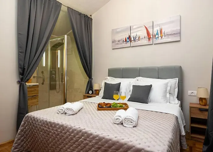 Villa Olive Garden Platinum, *