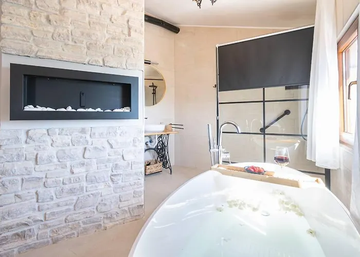 Villa Olive Garden Platinum, *