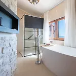 Villa Olive Garden Platinum, *