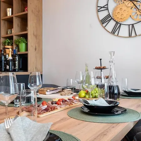 Olive Garden Platinum, *