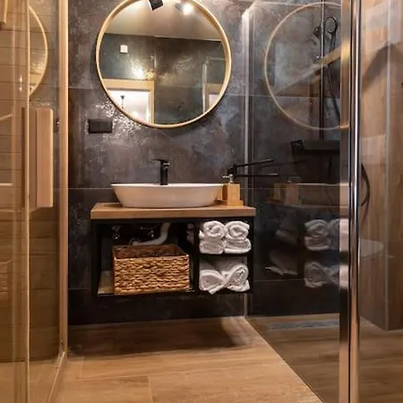 Olive Garden Platinum, *