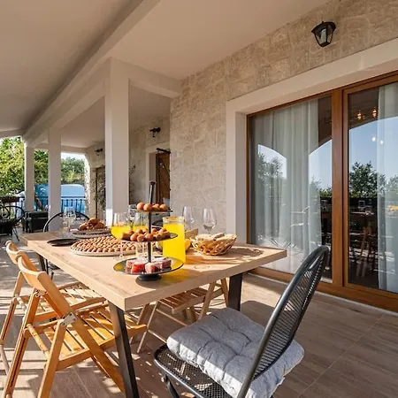 New!!! Xl Swimming Pool With Waterfall Villa *