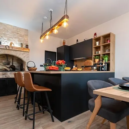 Olive Garden Platinum, Villa