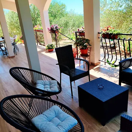 Villa Olive Garden Platinum, *