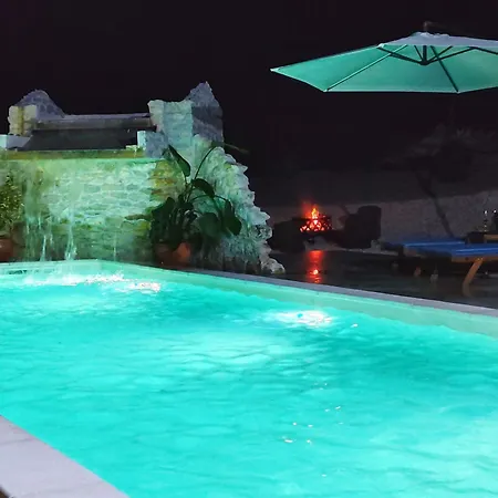 Villa New!!! Xl Swimming Pool With Waterfall
