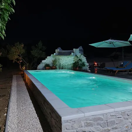 Villa New!!! Xl Swimming Pool With Waterfall