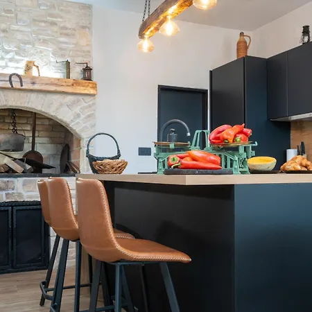 Vila Olive Garden Platinum, Posedarje