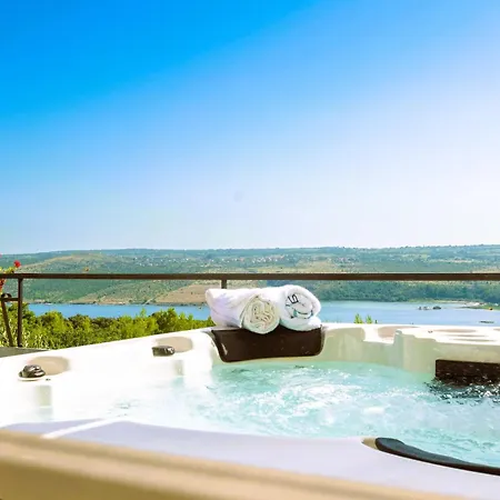 Villa Olive Garden Platinum, *