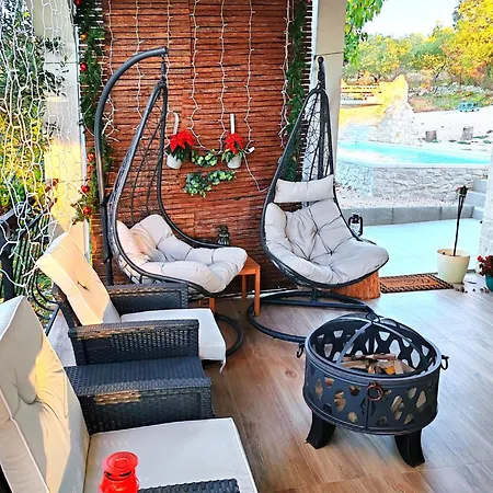 Villa Olive Garden Platinum, *