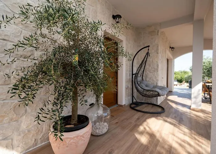 Villa Olive Garden Platinum, Posedarje