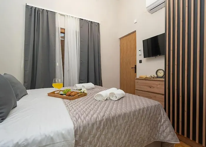 Olive Garden Platinum, * Posedarje