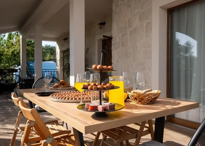 Olive Garden Platinum, Вилла