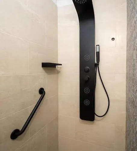 Vila Olive Garden Platinum,