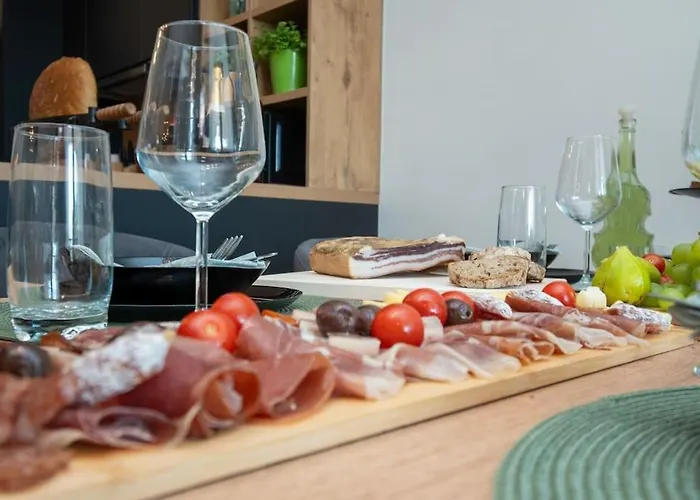 Olive Garden Platinum, Vila *