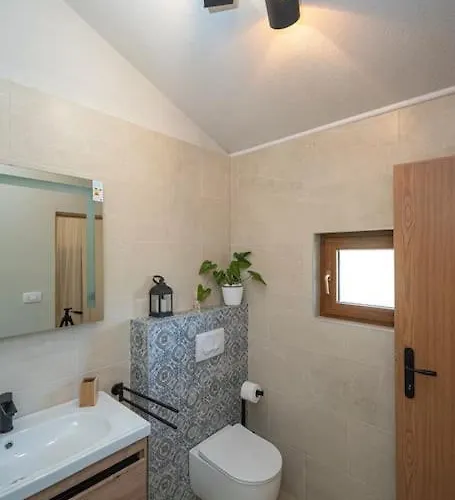 Vila Olive Garden Platinum, *