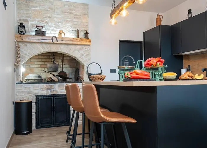 Olive Garden Platinum, Vila Posedarje