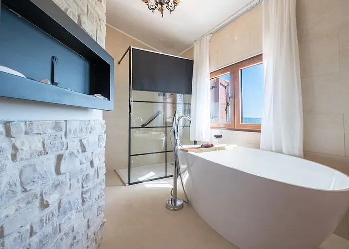 Villa Olive Garden Platinum, *