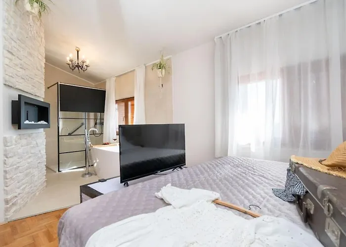 Olive Garden Platinum, Поседарье