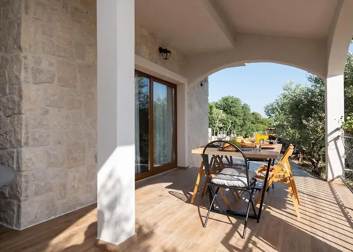 Olive Garden Platinum, Поседарье