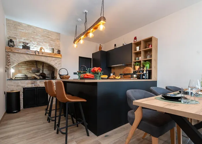 Olive Garden Platinum, Villa