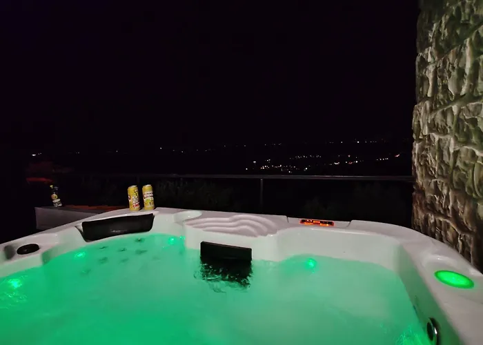 Vila Olive Garden Platinum,